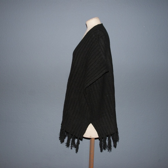 NEW Black Knit Fringe Hem Slouchy Poncho Shrug Sweater NWT Women's Bohemian Wrap - Picture 4 of 8